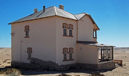 Das Direktorenhaus von hinten