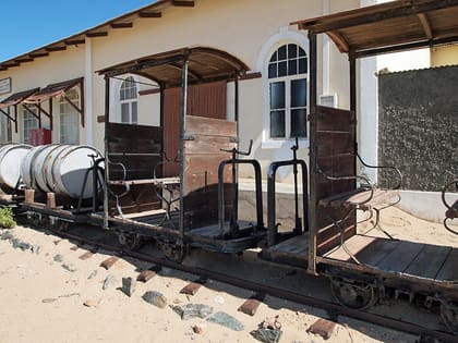 Lore der Werksbahn, das Verkehrsmittel des Ortes