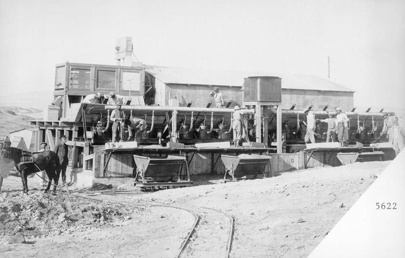 Kolmanskuppe um 1910, Blick auf die Siedlung mit Bahngleisen